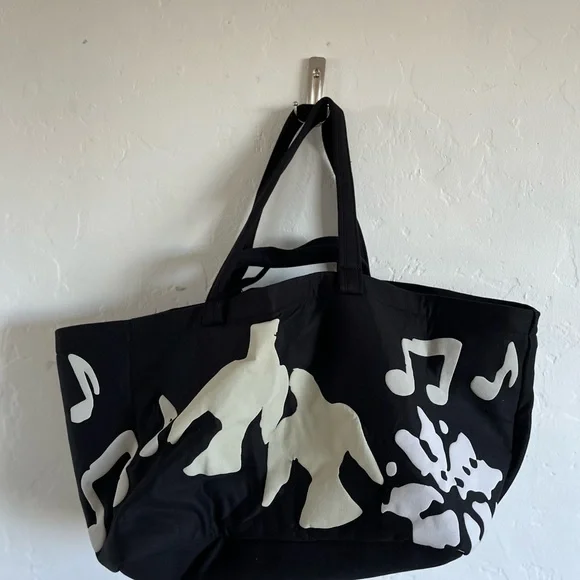 SKIMS x CACTUS PLANT FLEA MARKET Black Tote with Pink Star Design - Picture 4 of 5